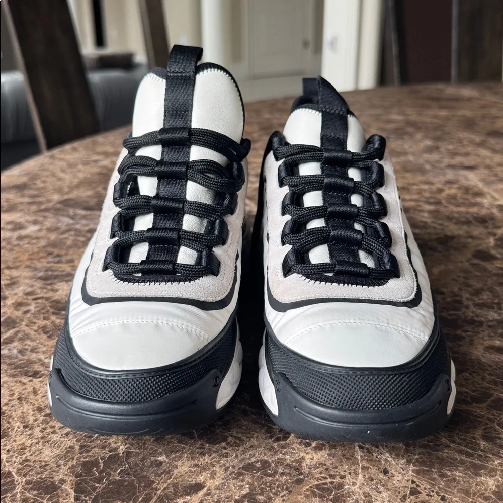 Chanel black white sneakers trainers flats sz 39